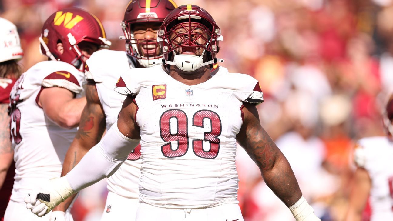 Washington Commanders defensive tackle Daron Payne (94) waits