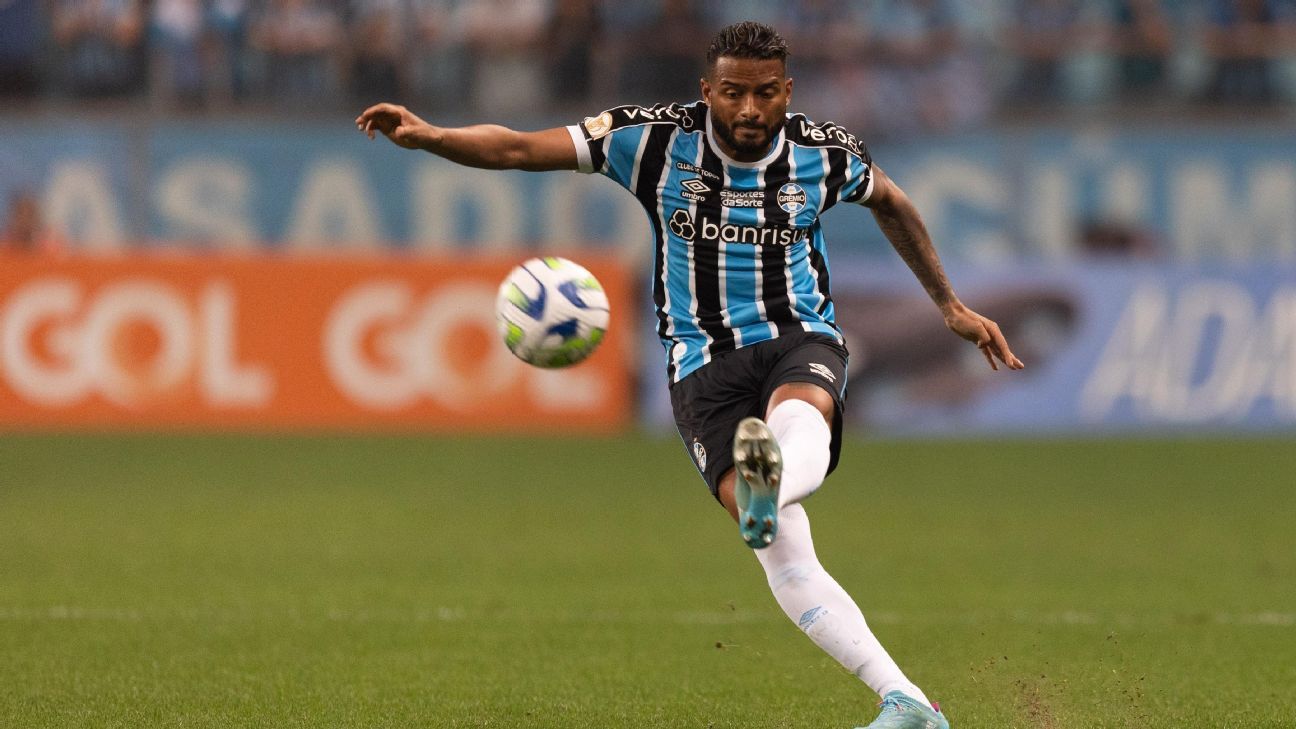 Reinaldo ataca Gustavo Gómez após confusão no intervalo: 