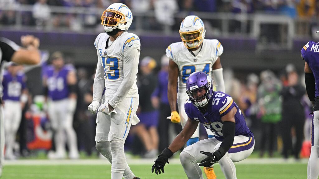 Wide receiver Keenan Allen of the Los Angeles Chargers catches a pass