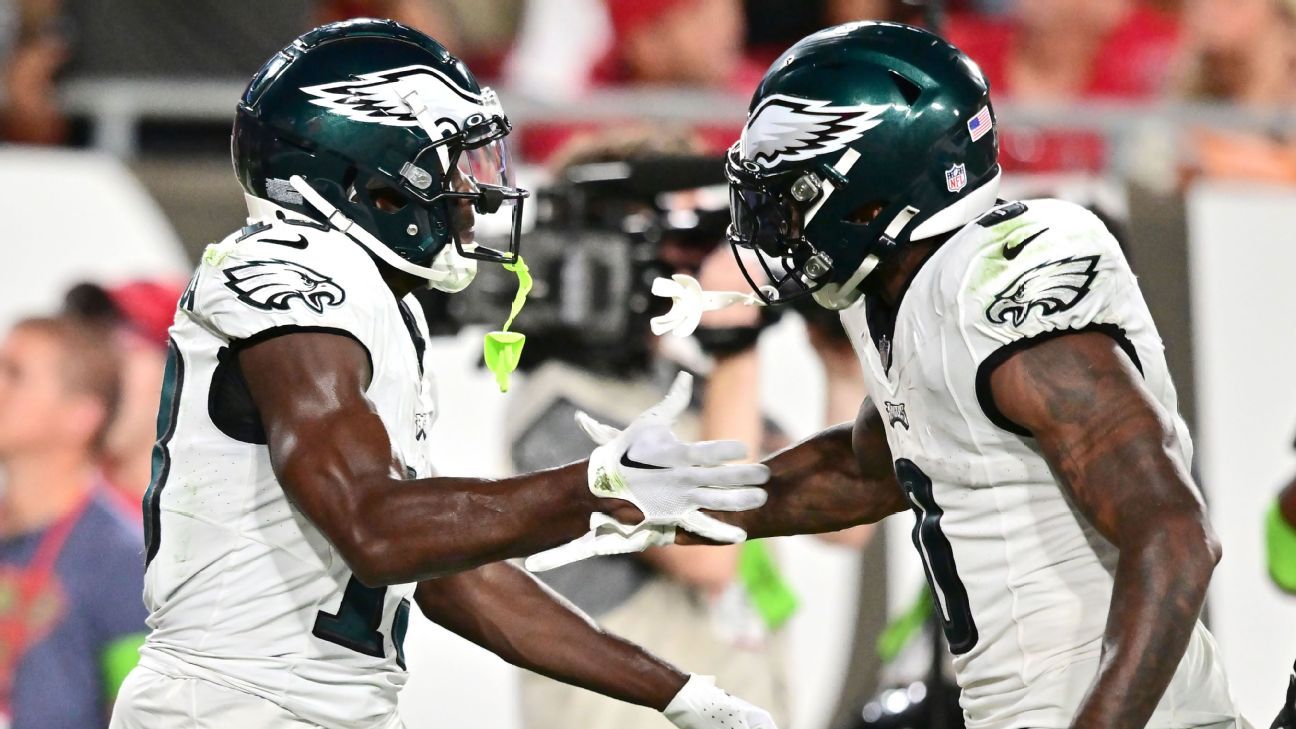 Philadelphia Eagles show stars in Kelly green alternate uniforms - ESPN