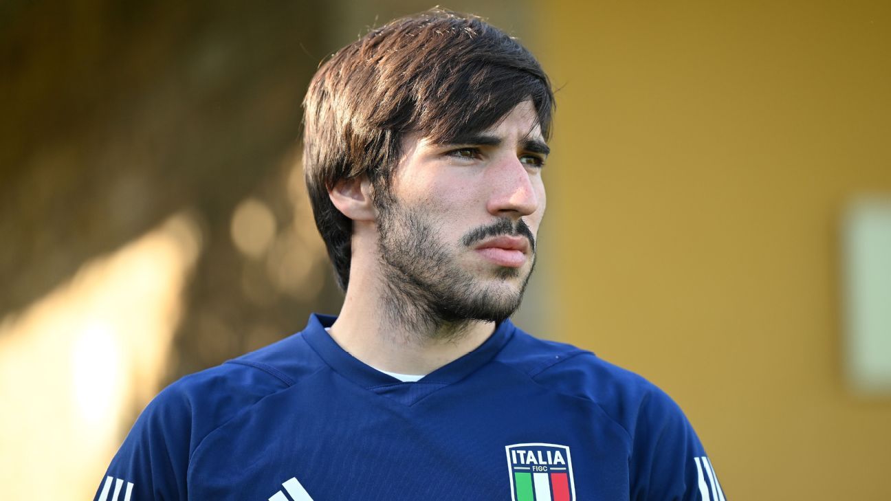 Tonali returns to Italy squad after gambling ban