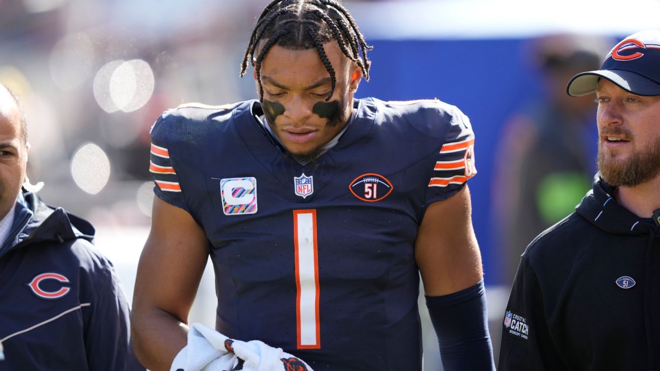 Justin Fields exits Bears’ 19-13 loss with right hand injury