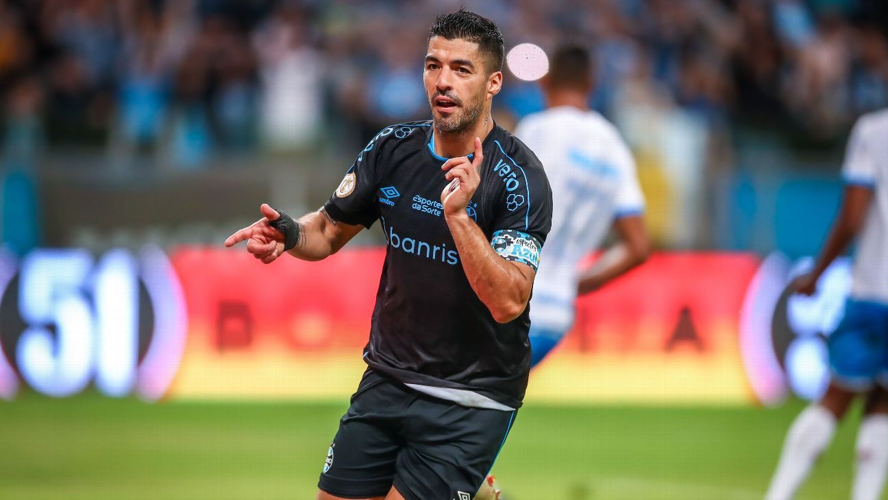 Fica Suárez? Centroavante despista sobre futuro no Grêmio após noite de herói contra o Bahia