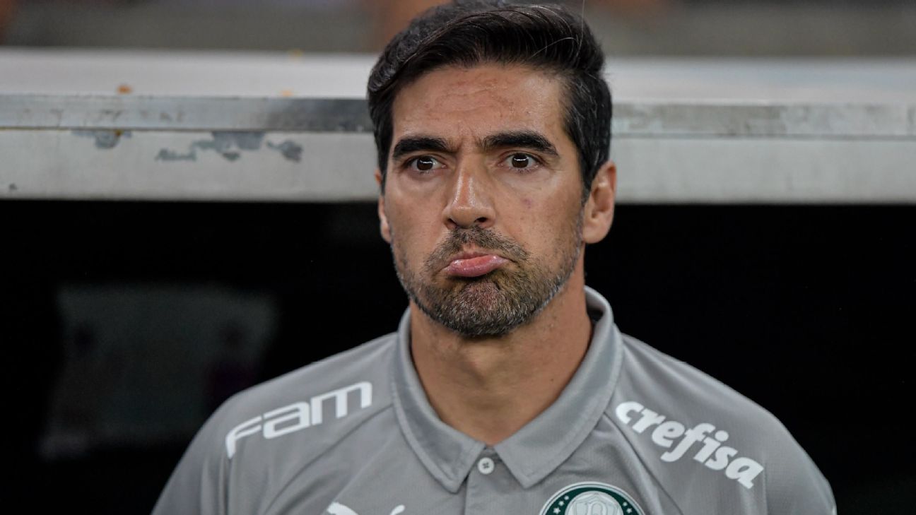 Abel Ferreira critica postura de jogadores do Palmeiras em gol do Flamengo: 