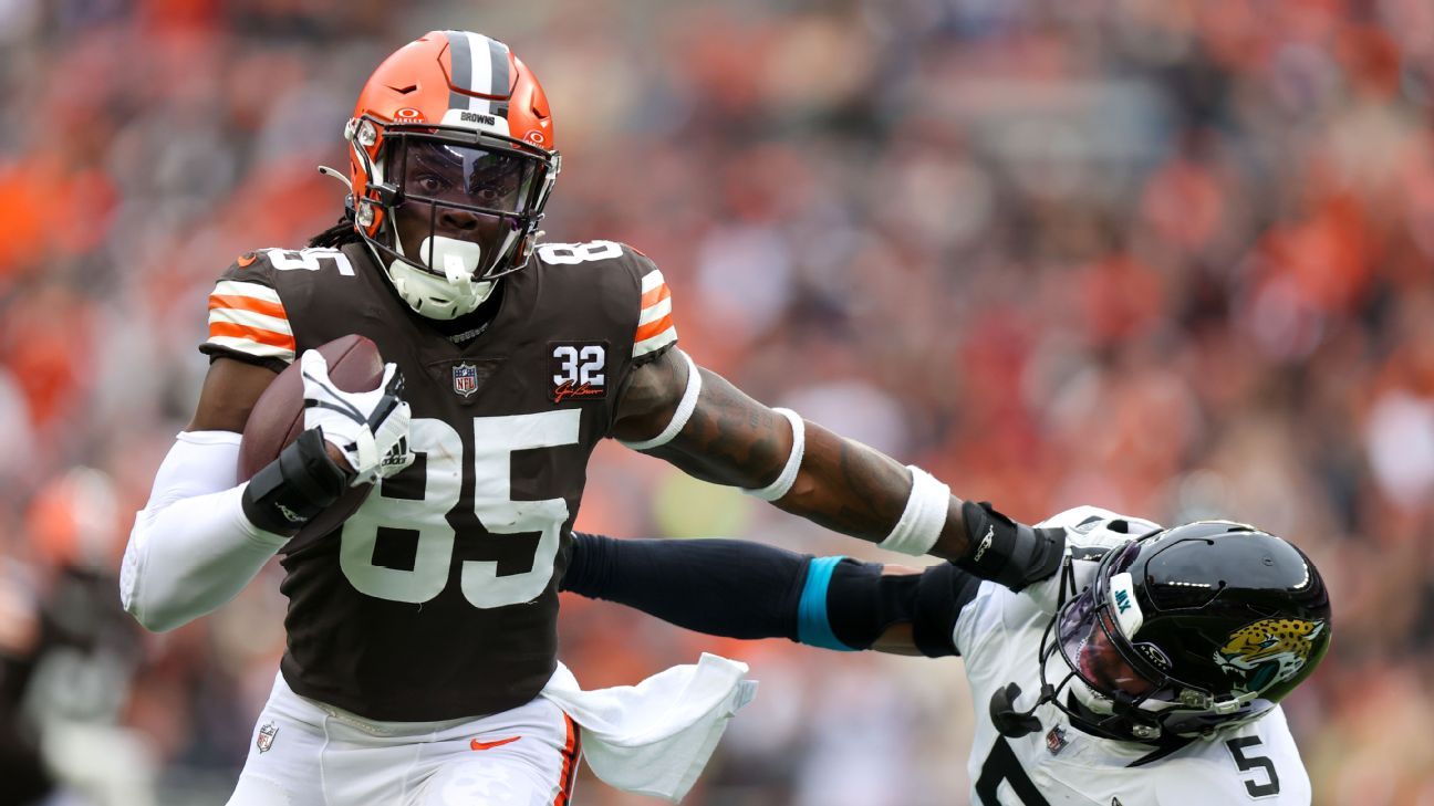 Njoku confirms longtime Browns tenure is over