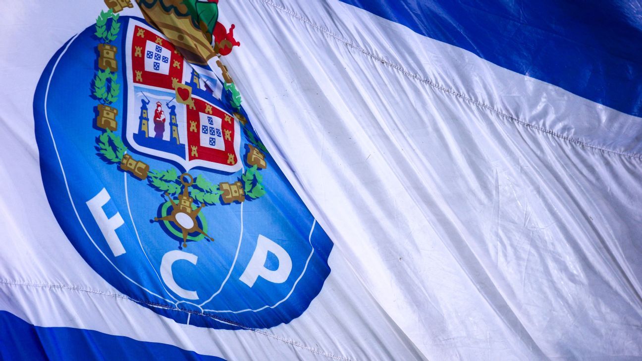 Porto abre conversas para contratar zagueiro campeão brasileiro com o Palmeiras