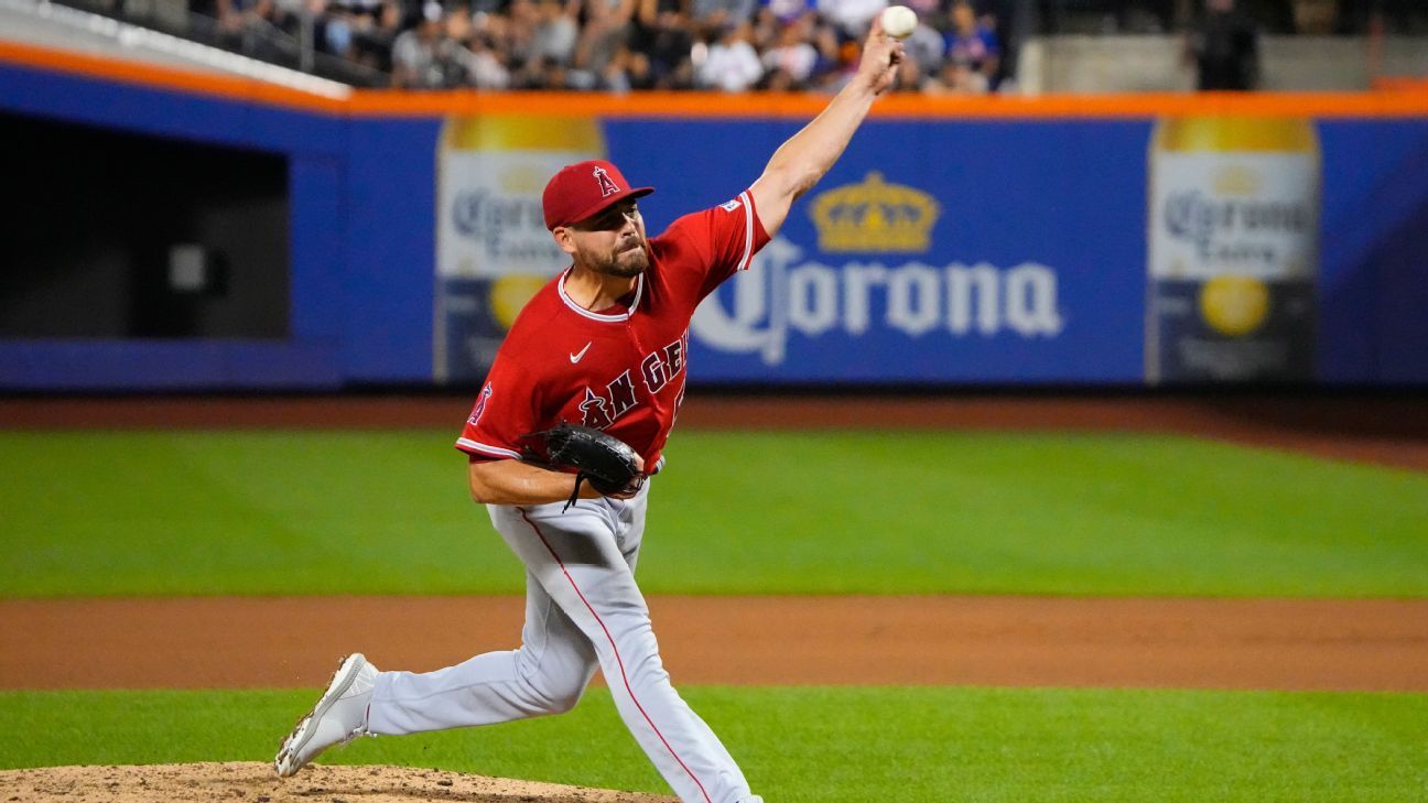 Angels' Moore heads to IL due to elbow soreness