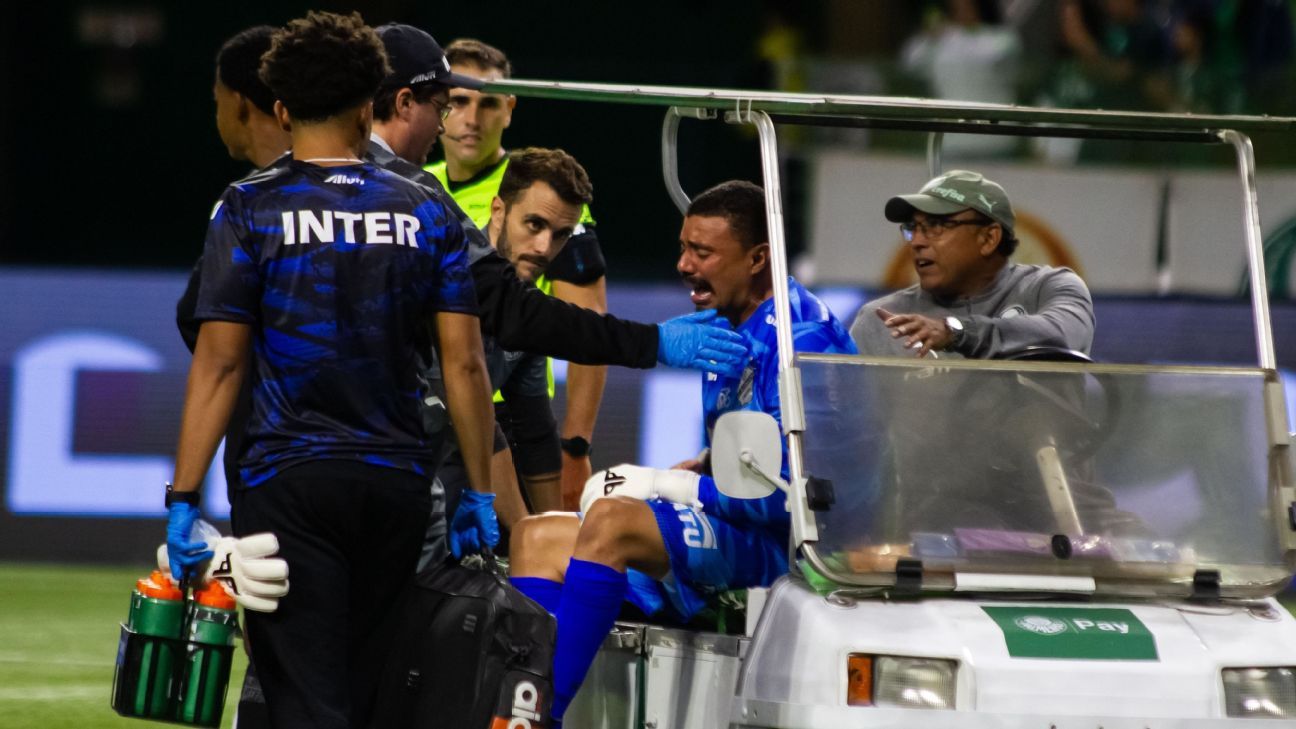 Goleiro da Inter de Limeira machuca braço contra o Palmeiras, deixa o campo chorando e vê substituto sofrer virada