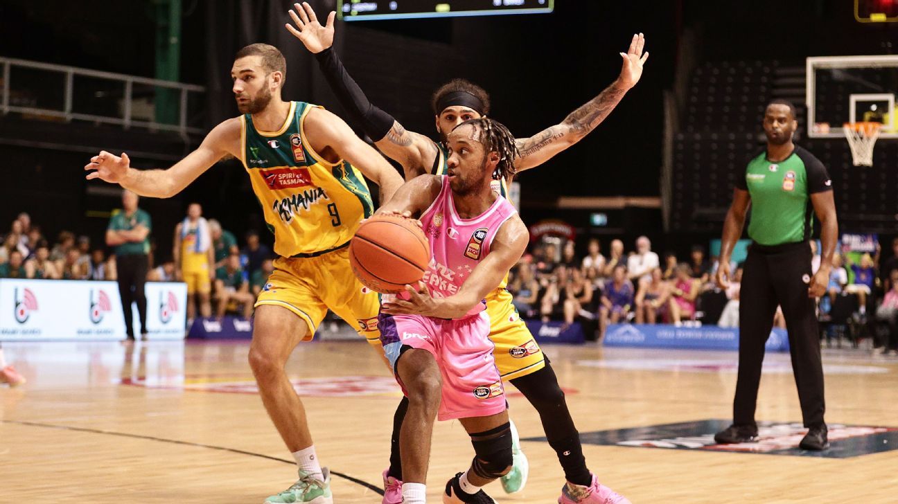 NBL Round 17 Breakers survive JackJumpers fightback in NBL ESPN