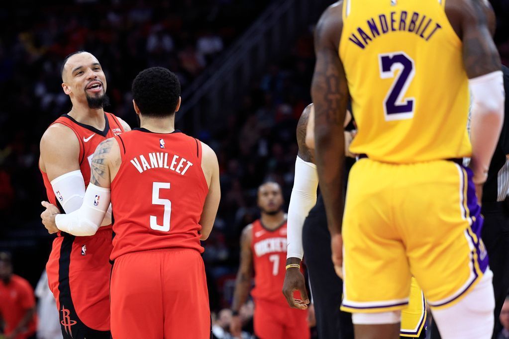 Die Lakers verteidigen Jared Vanderbilt gegen Dillon Brooks