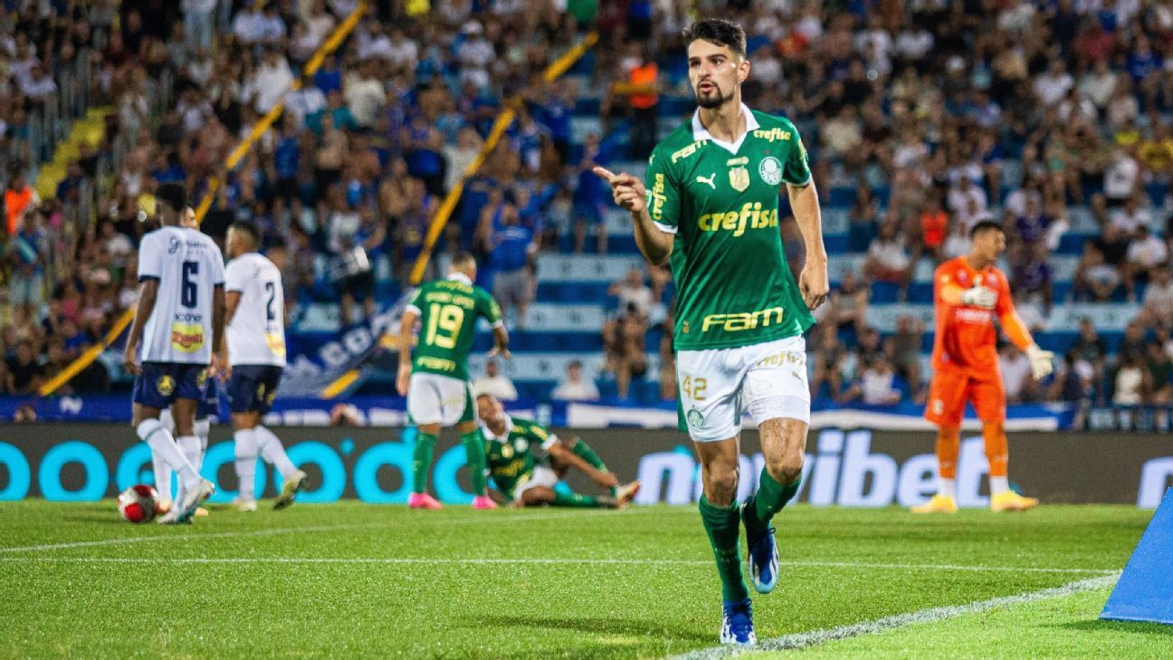 Flaco López assume liderança nas estatísticas do Palmeiras com ausência de Endrick.