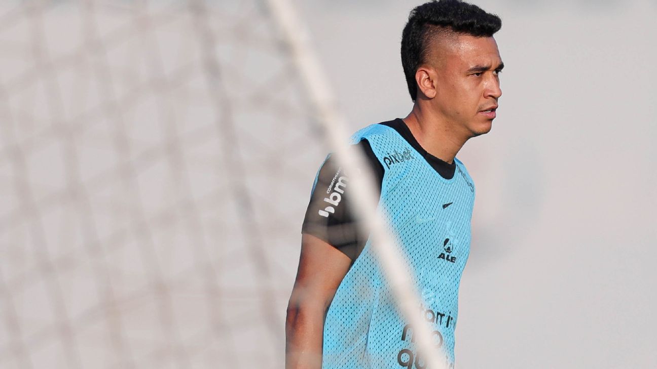 Mais um? Cantillo entra na justiça contra o Timão