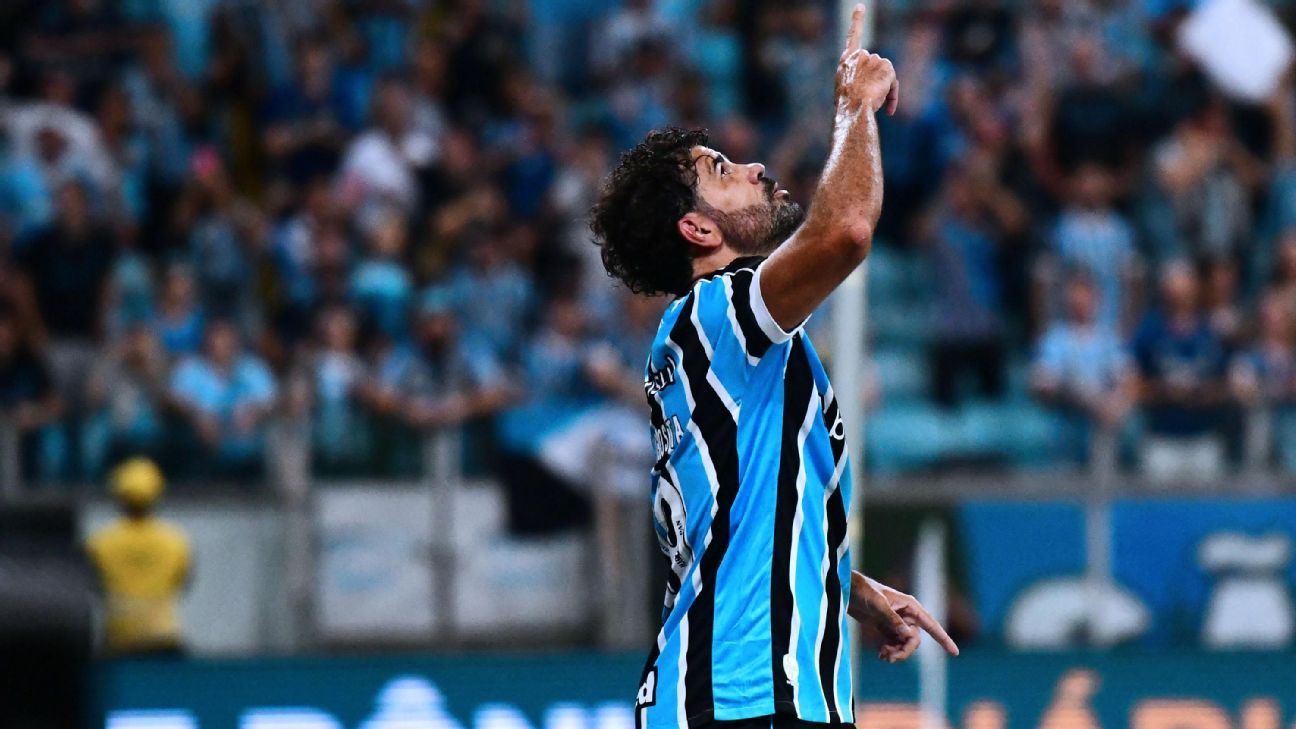 Grêmio atropela Caxias com dois gols de Diego Costa e avança na competição.