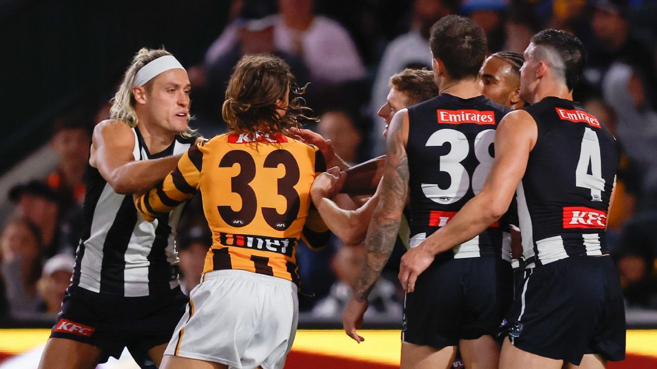 AFL: Pies hang tough against Hawks in Gather Round thriller - ESPN