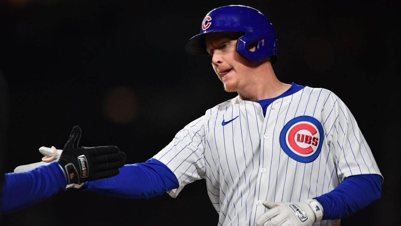 Red Sox swing deal with Cubs for 1B Cooper