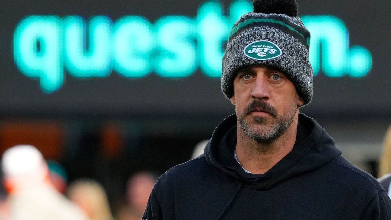 Aaron Rodgers Returns to the Bay Area: Jets Face 49ers in Monday Night Football Opener - Unsettled Business and Past Connections