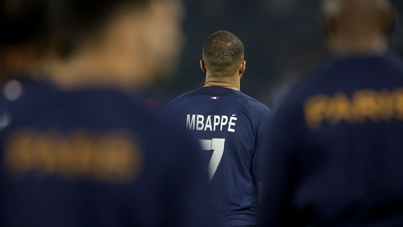 Kylian Mbappe has officially announced that he is leaving Paris Saint-Germain: his message and evidence of his future
