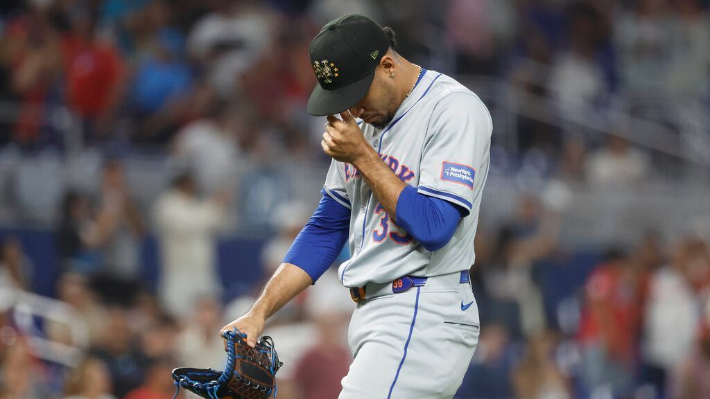 Mets' Diaz open to change in role amid struggles