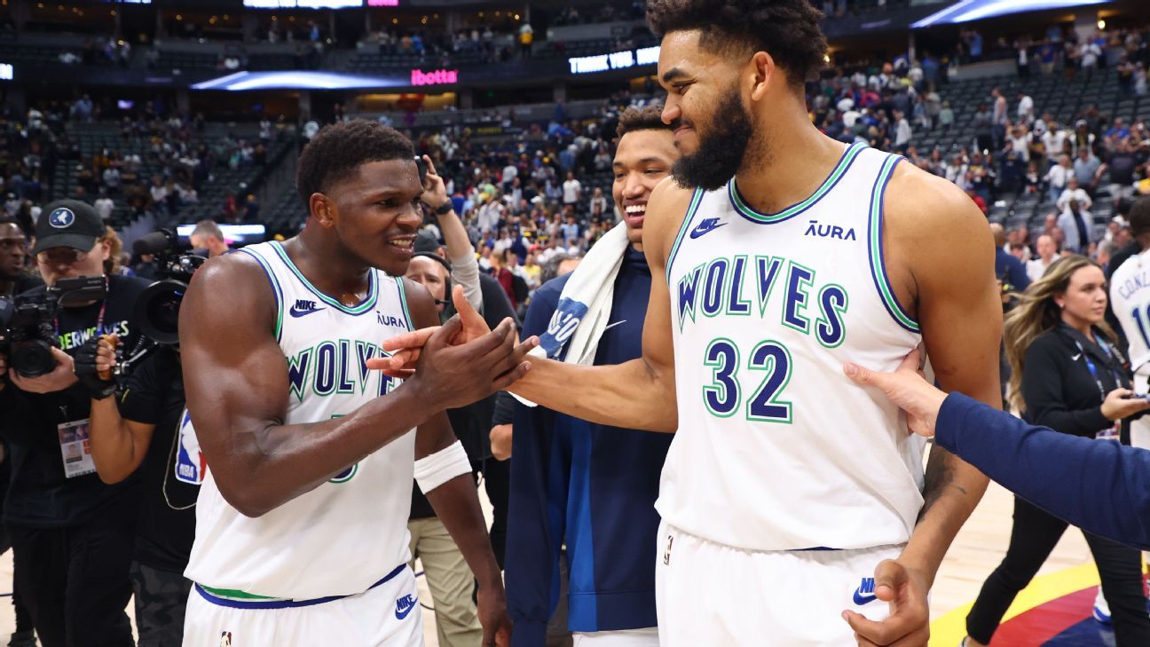 'Fully loaded' Wolves rally, end Nuggets' reign