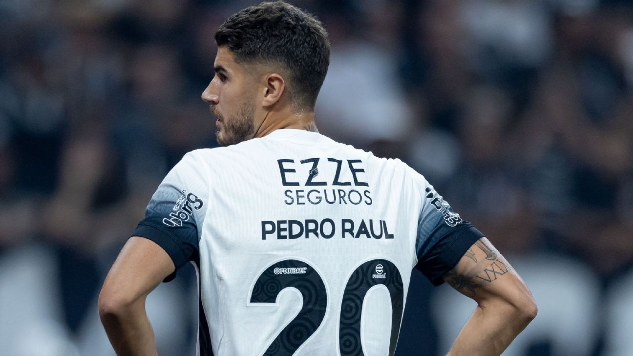 Grêmio avalia possibilidade de contratar Pedro Raul, atacante do Corinthians