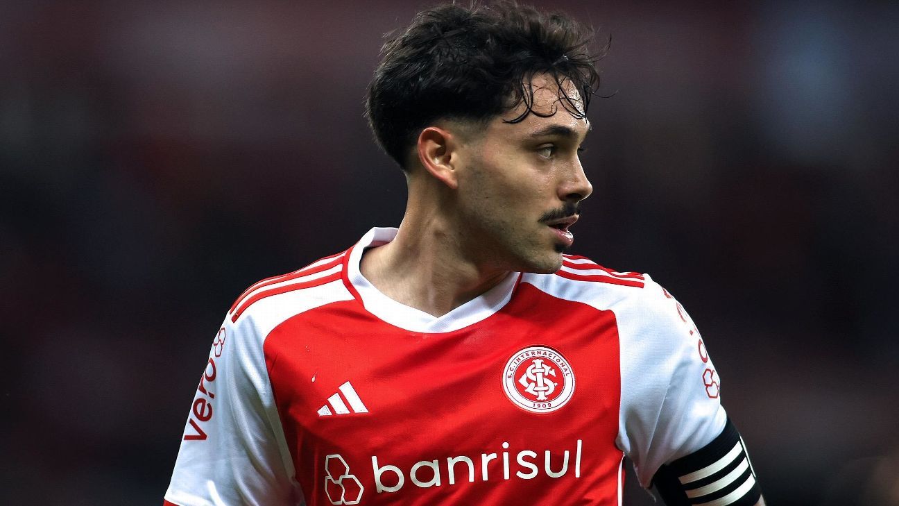 Inter vende Maurício ao Palmeiras em negociação lamentada pelo técnico Coudet