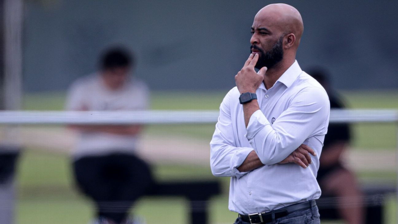 Fabinho Soldado nega incômodo com comparações de Memphis: 'Quer ser campeão'