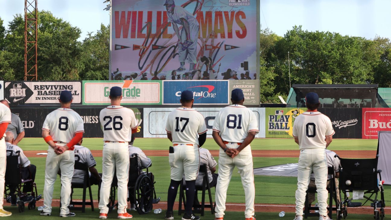 Tributos a Willie Mays y Ligas Negras abundan en Rickwood - ESPN