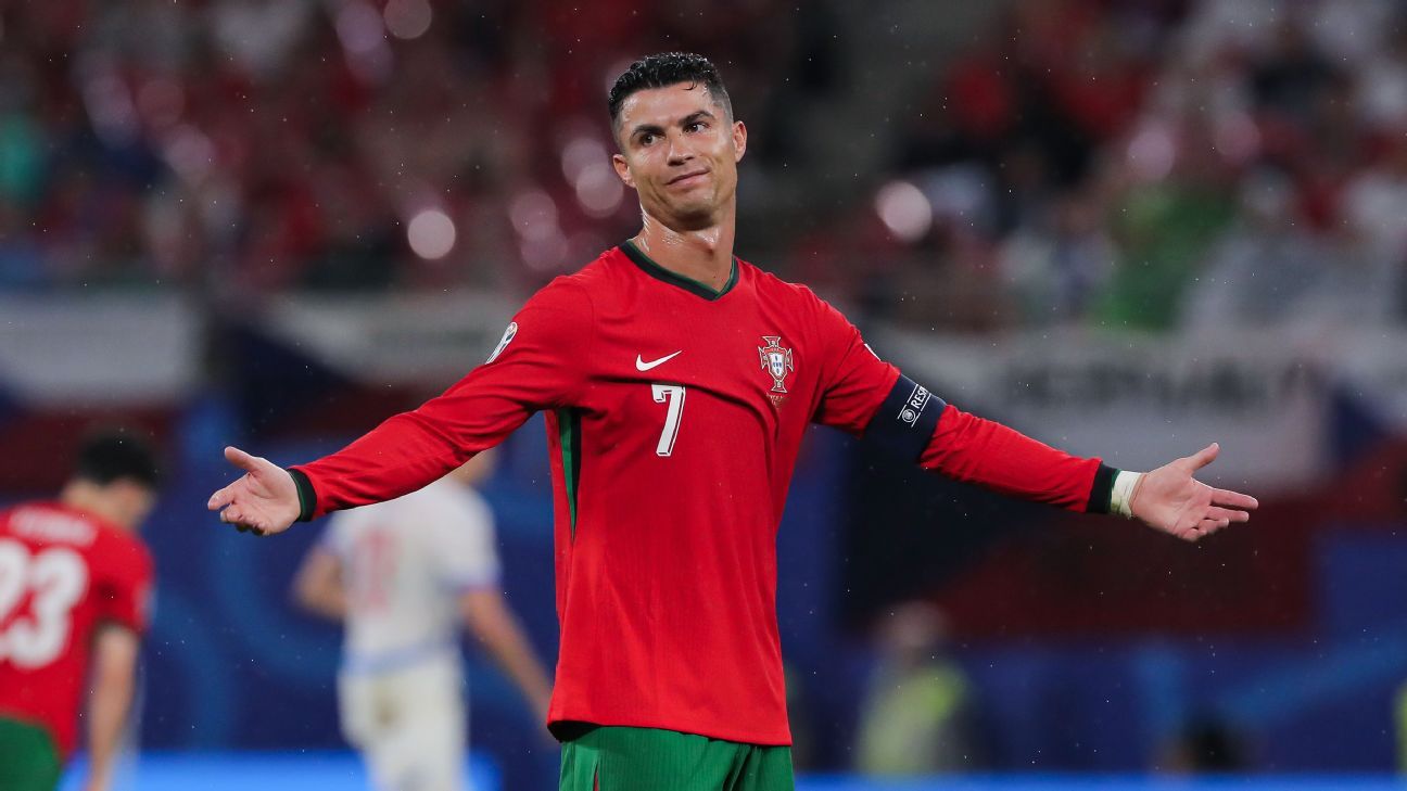 Ronaldo, 39, doesn't need rest at Euros - coach