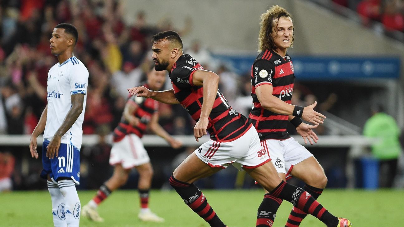 Fabricio Bruno conta como roubou gol de David Luiz em jogo do Flamengo.