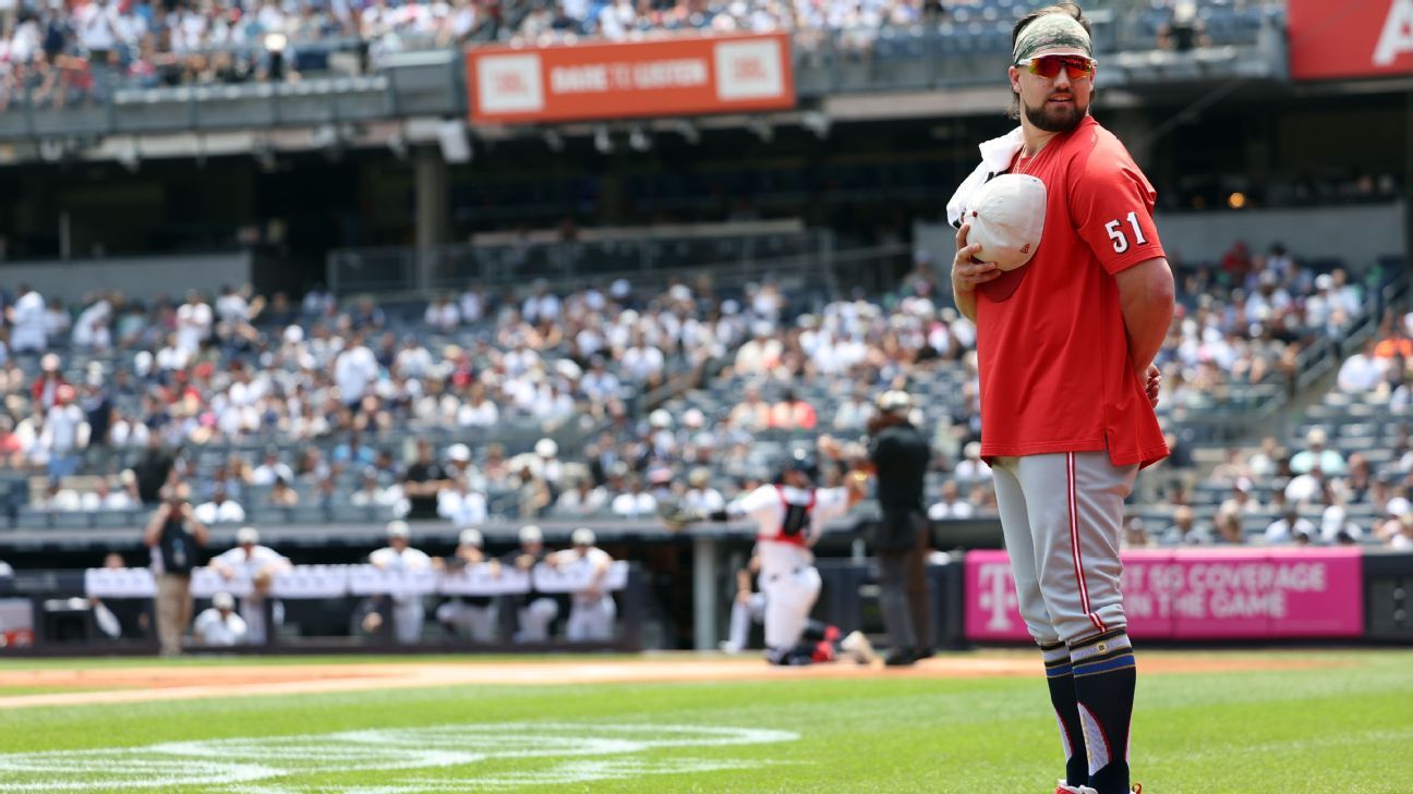 Reds’ Ashcraft sets ‘tone’ in long post-anthem stare-down with Yanks