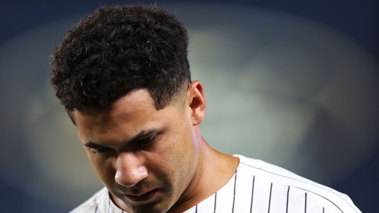 Torres aggravates groin, exits loss for Yankees
