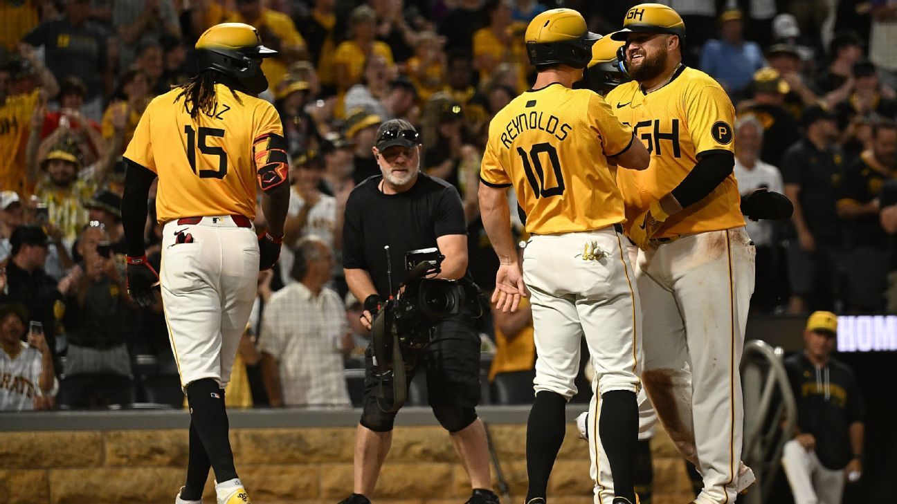 Pirates hit club-record 7 HRs, run out of fireworks