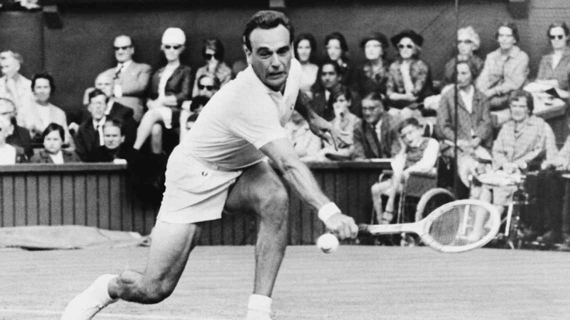 Vic Seixas, Wimbledon champion and Hall of Famer, dies at 100 Vic Seixas, Wimbledon champion and Hall of Famer, dies at 100