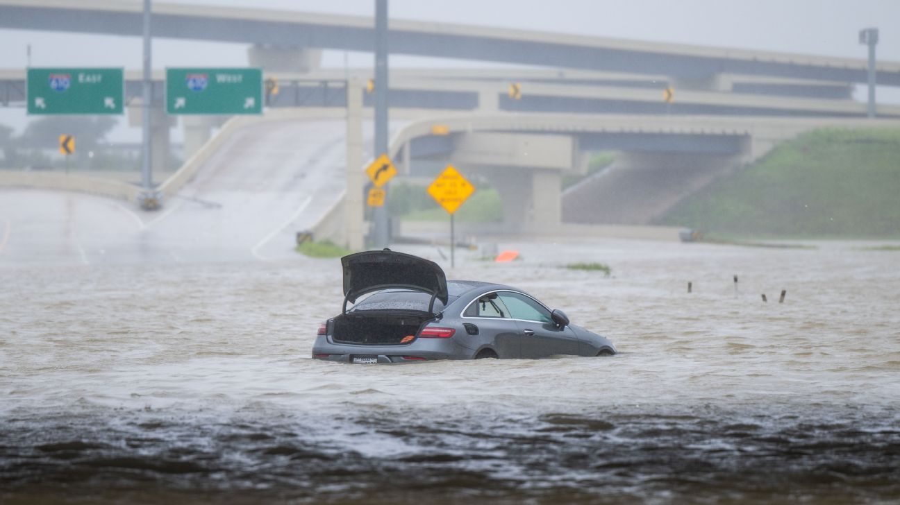 Texans’ stadium roof damaged by Hurricane Beryl