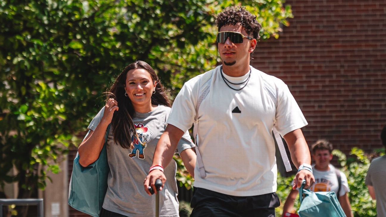 ‘My lil cuzzo’: Nebraska QB Dylan Raiola’s camp arrival reminiscent of Mahomes