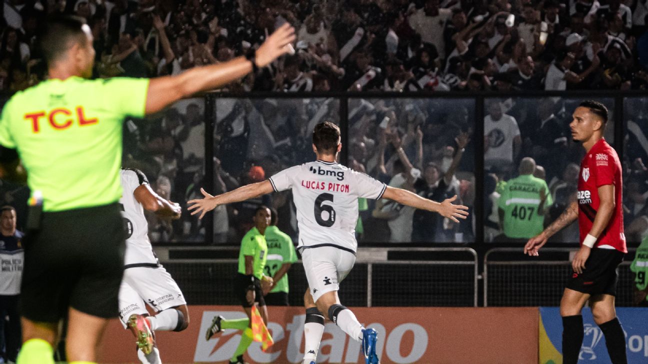 Vasco vence o Atlético-GO com gol 'chorado' de Lucas Piton e é o 1° classificado às quartas da Copa do Brasil