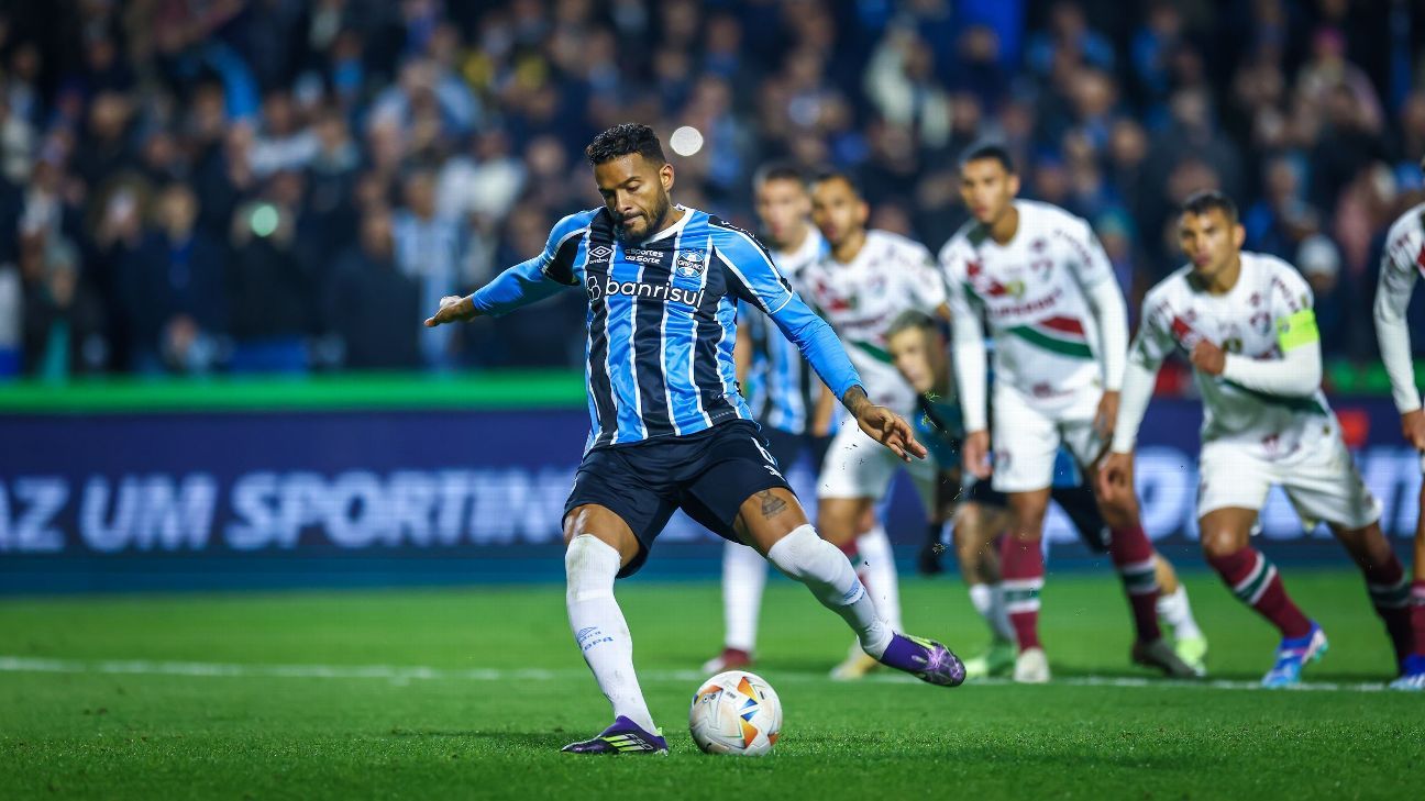 Reinaldo desdenha narrador após gol de canhota na Libertadores: Dou risada