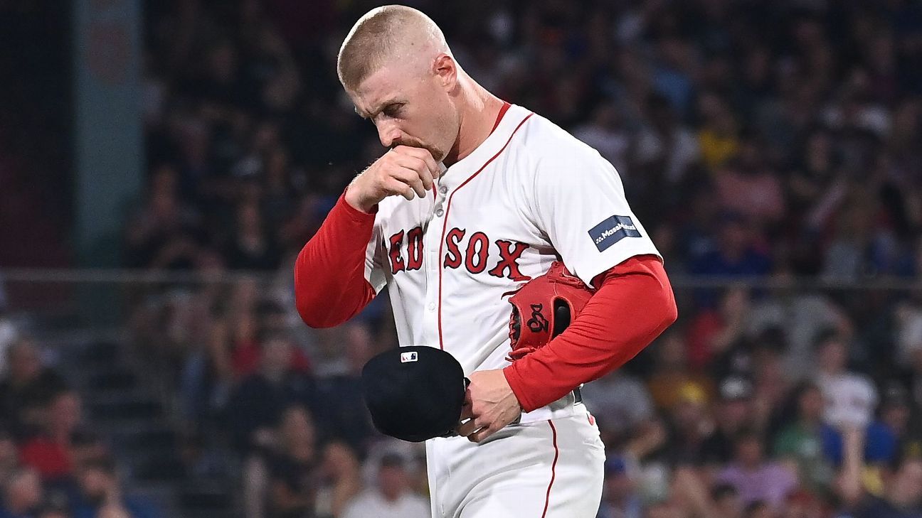 Red Sox place LHP Booser on IL, activate Duran