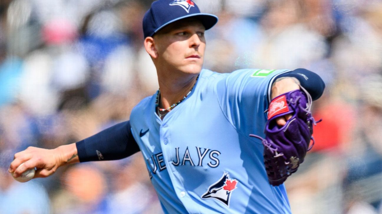 Bowden Francis narrowly misses a no-hitter and the Blue Jays win