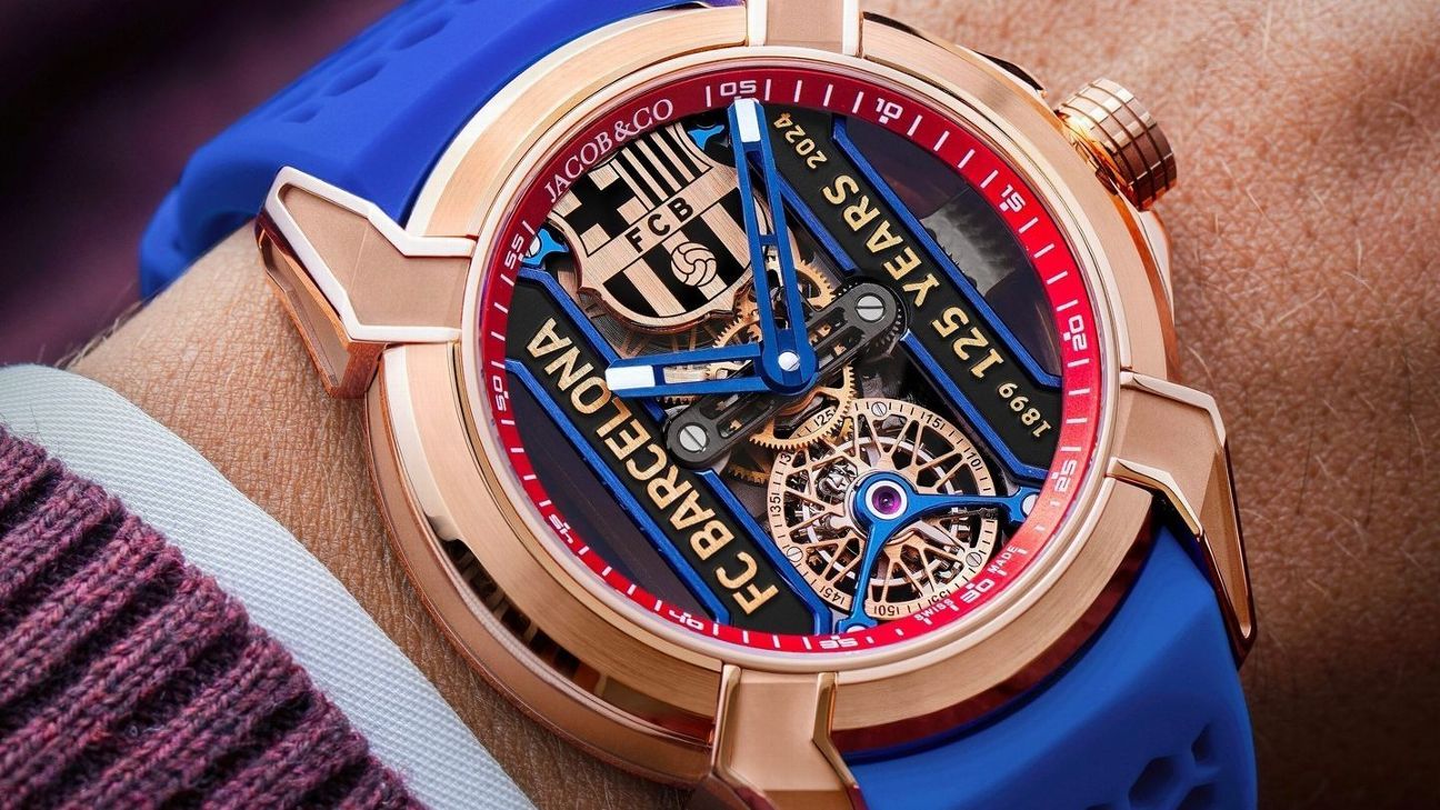 Barcelona receives a personalized watch in honor of its 125th anniversary