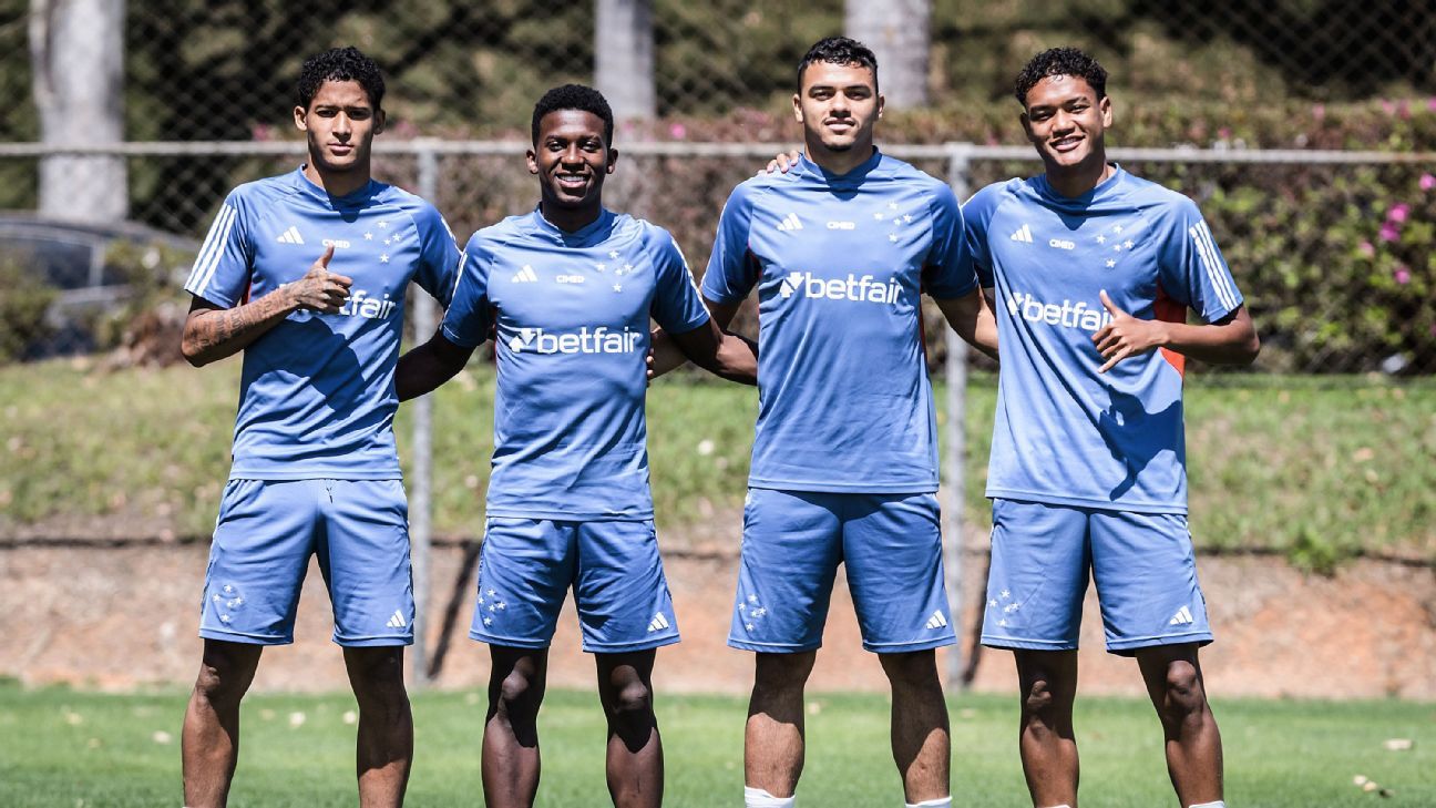 SUBIRAM! Cruzeiro promove quatro jovens da base após questionamentos a Seabra