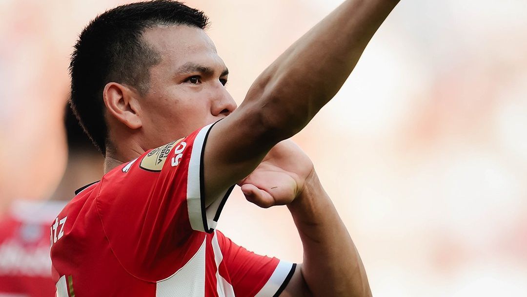 Hirving Lozano leads the Eredivisie scoring charts