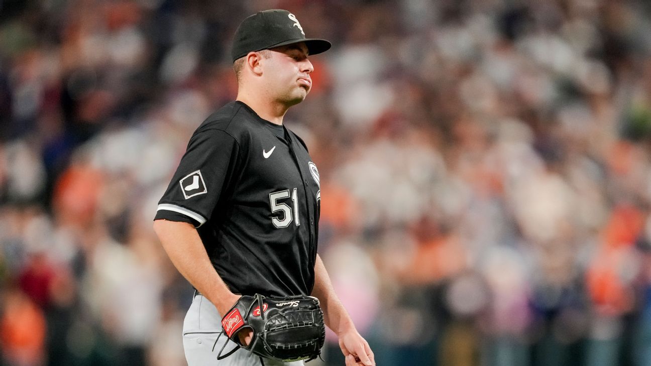 White Sox dejected after MLB-record 121st loss