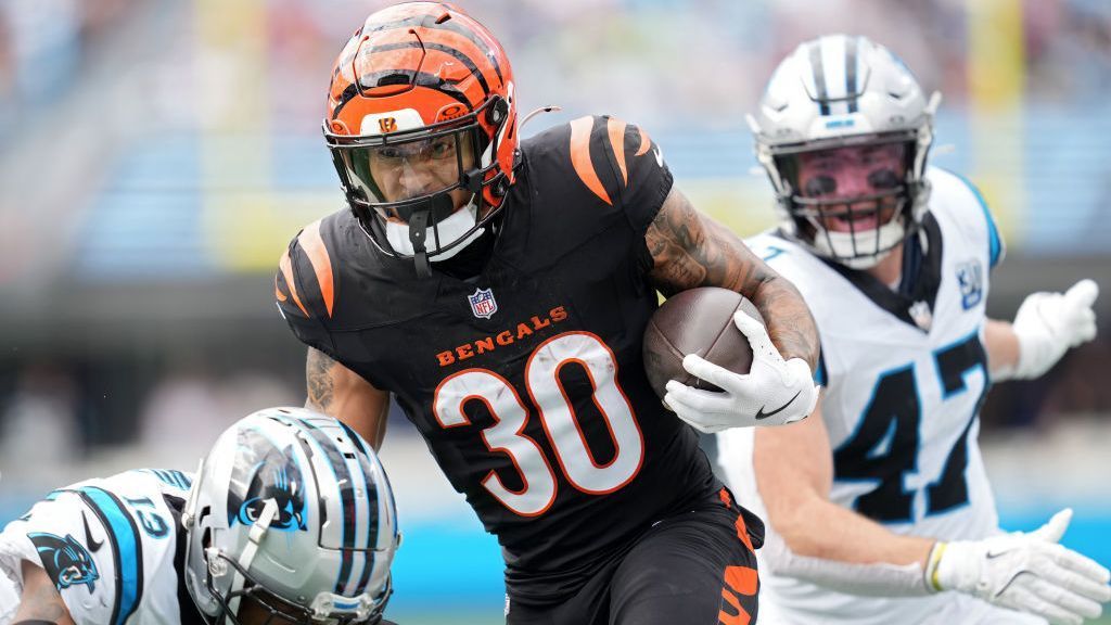 La bebida de un fan se derramó sobre Brown de los Bengals, un accidente