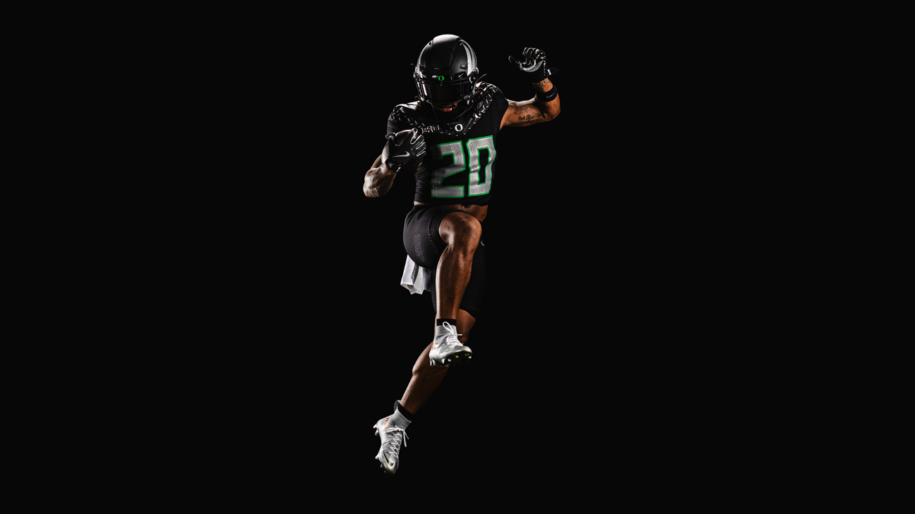 Oregon’s Fly Era threads lead Week 7 college football uniforms