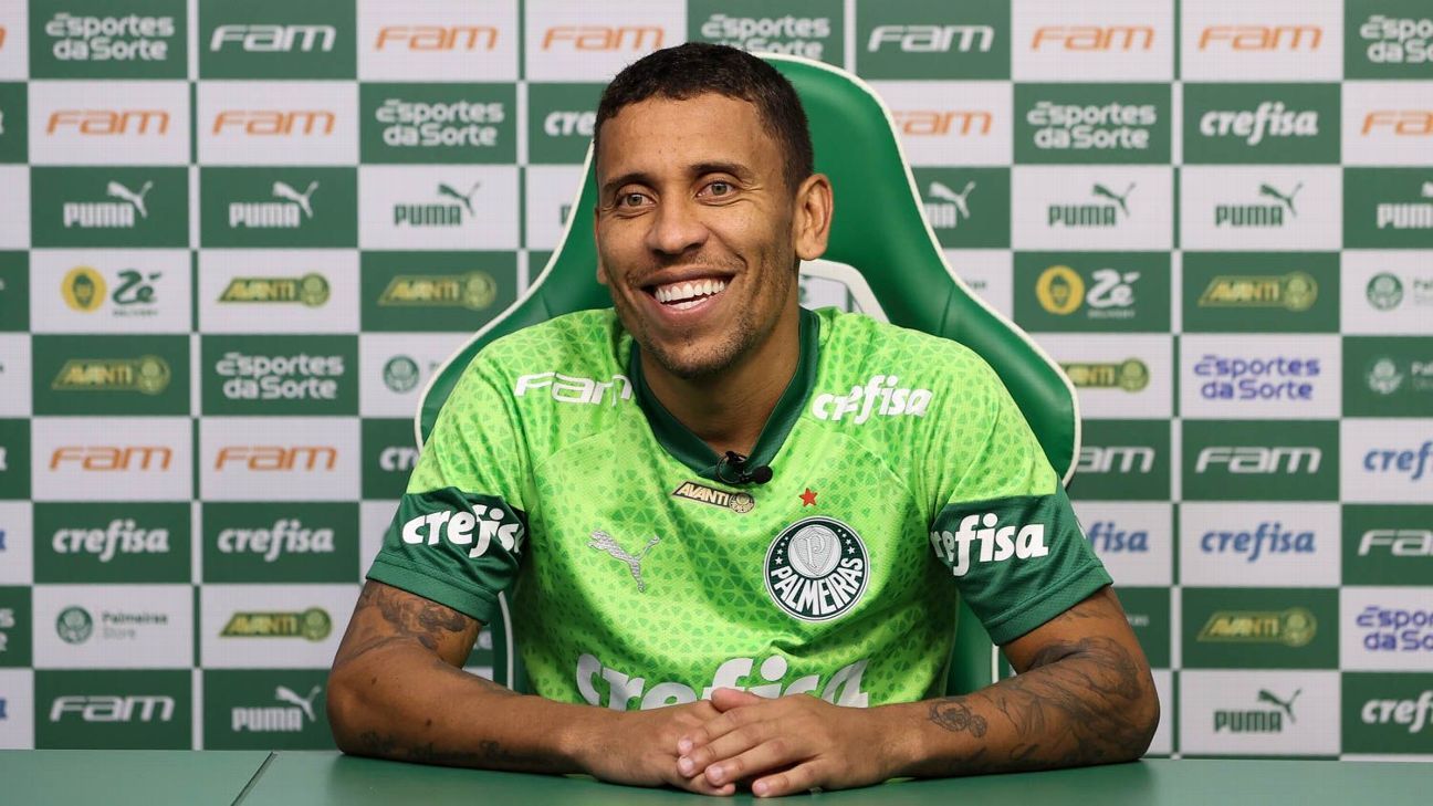 Palmeiras encaminha renovações de contrato com Marcos Rocha e Marcelo Lomba.