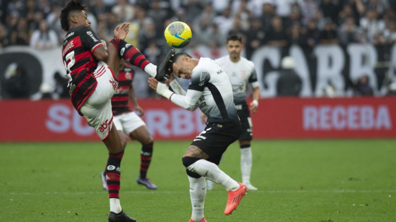 Corinthians e Flamengo se enfrentam em jogo decisivo pela Copa do Brasil.