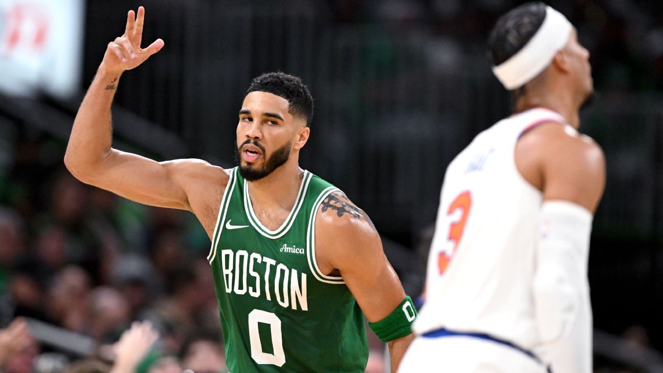 Los Celtics entierran a los Knicks y empatan el récord de triples con 29