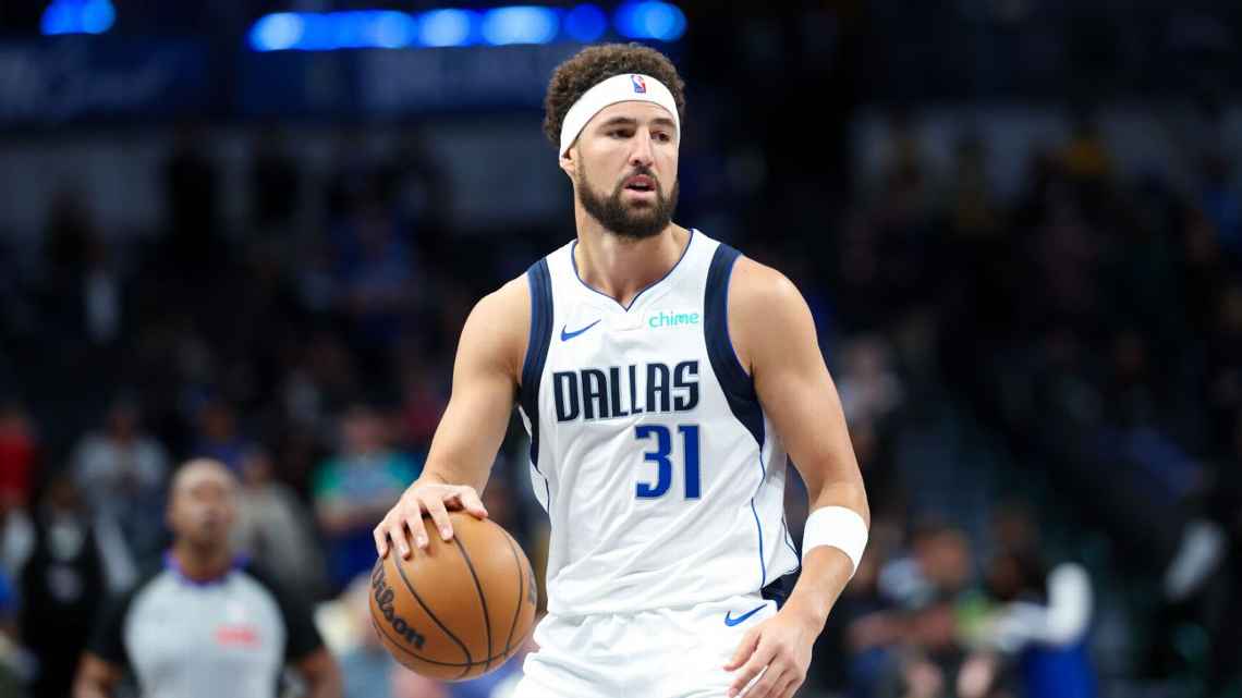 Клэй Томпсон в форме Маверикс