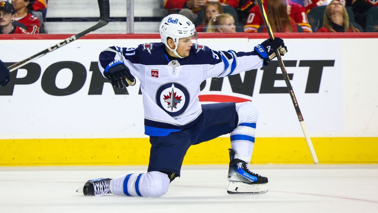 Fantasy hockey waiver picks - Perfetti, Stankoven lead emerging forwards - ESPN